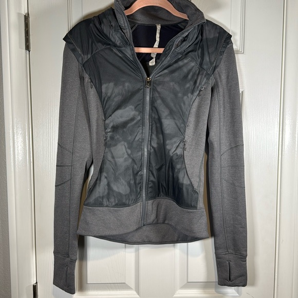#75 Lululemon Snug Sprinter Jacket $168MSRP - Picture 3 of 13